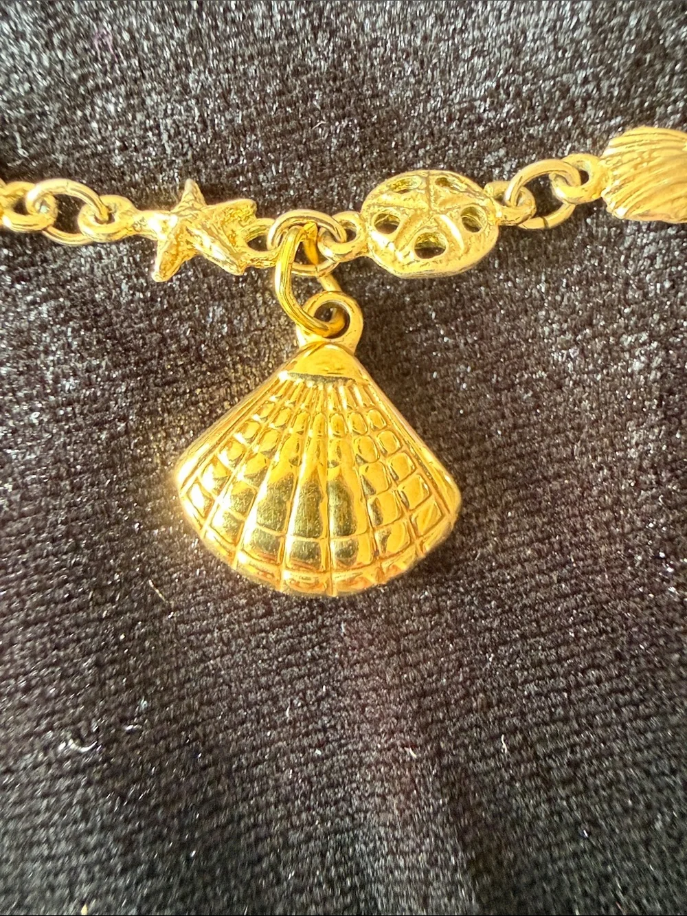 Gold ๐๏ธSea Shell ๐ Necklace with Pendant ๐ - Picture 6 of 6
